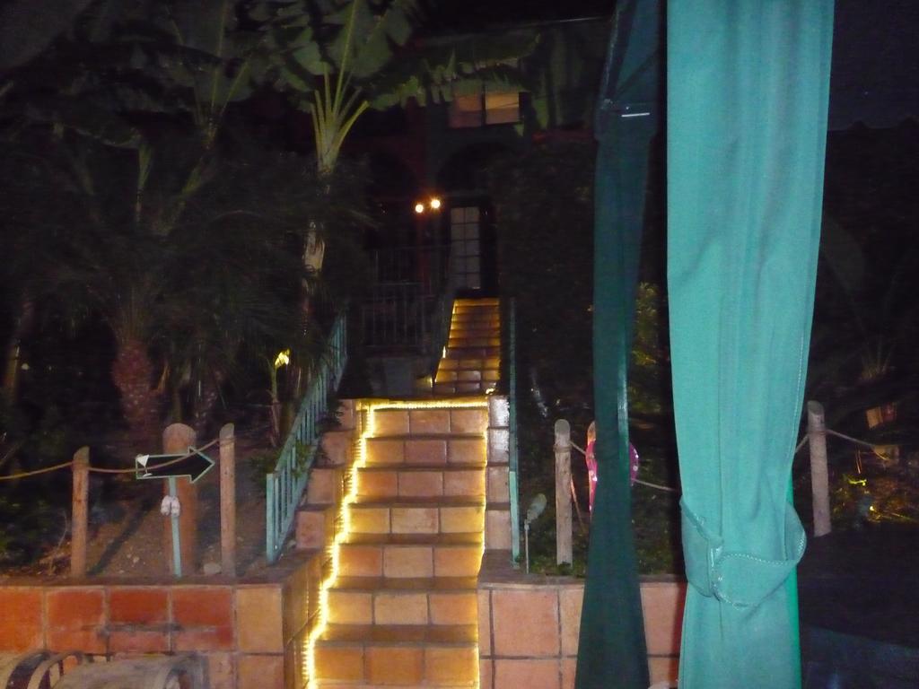 Woodland Hills Calabasas Guesthouses Los Angeles Bagian luar foto