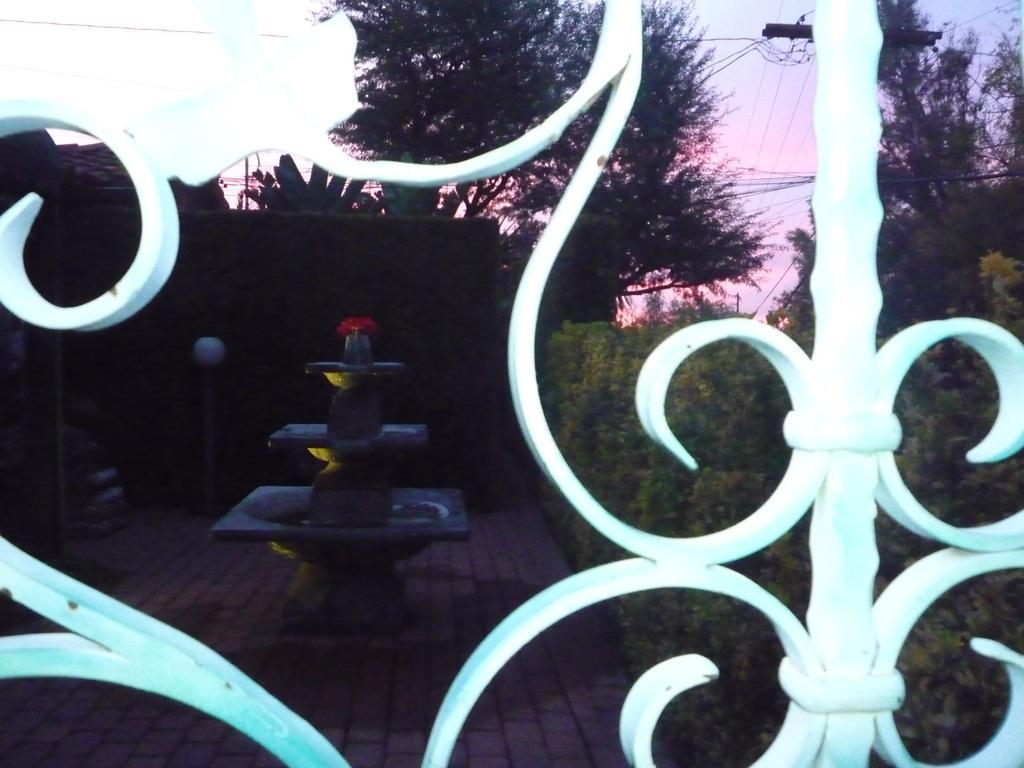 Woodland Hills Calabasas Guesthouses Los Angeles Bagian luar foto